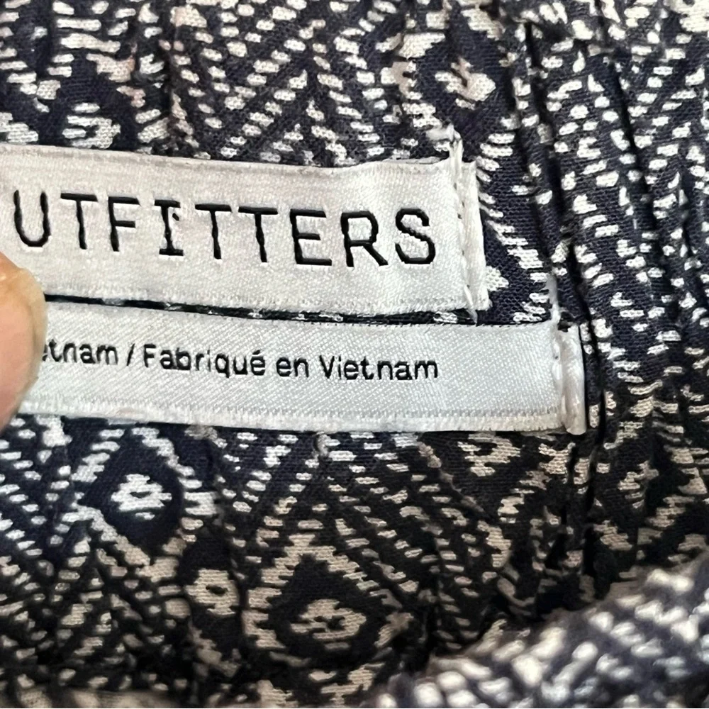 Women's Urban Outfitters‎ Cottage Print Pull On Pants Size Medium Black & White